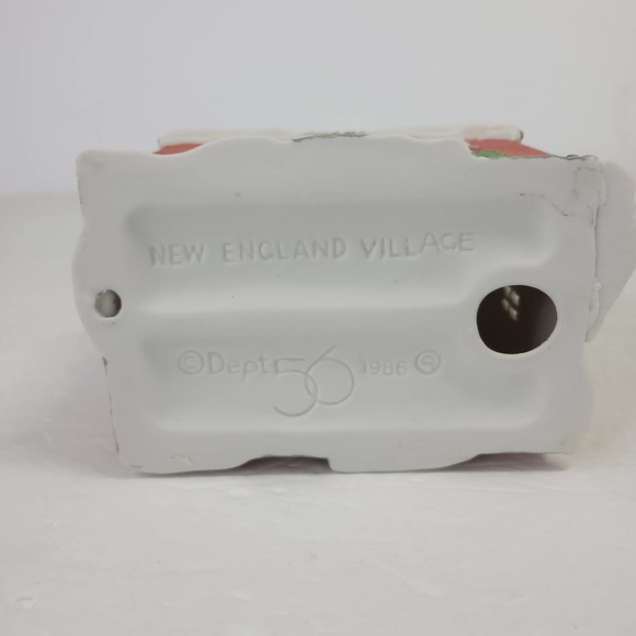 Department 56 New England Village Series BRICK TOWN HALL #6530-7, 1986 Retired - Picture 6 of 6